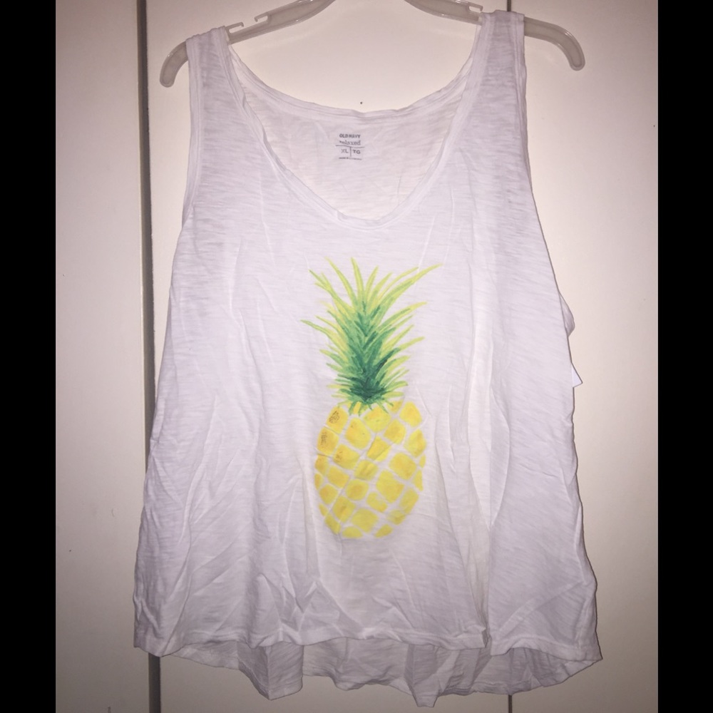 🍍Old Navy Pineapple tank top🍍